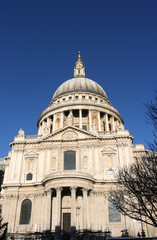 St. Pauls cathedral in winter sunlight