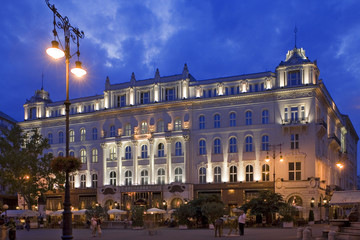 Obraz premium patisserie-restaurant gerbeaud, placde vorosmarty, budapest