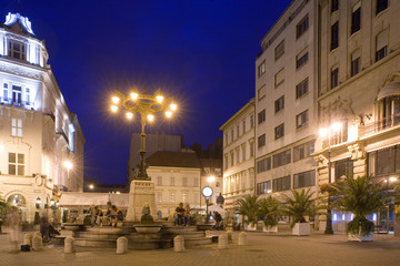 Fototapeta na wymiar place vorosmarty, budapest