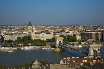Fototapeta premium Budapest : pont des chaînes, danube,gresham palace