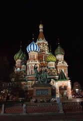 Fototapeta na wymiar Wasilij Blazhenniy kościoła na Placu Czerwonym w Moskwie, noc