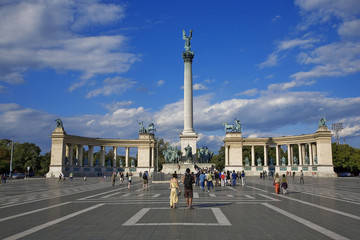 Fototapeta na wymiar Pozycja bohaterowie, Millennium Monument, Budapest