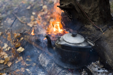Kettle in the camp-fire
