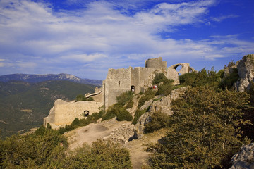 Obraz premium roussillon : chateau cathare de puilaurens