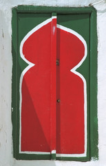 Green and red door - tunisia