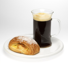 breakfast : coffee and pastry