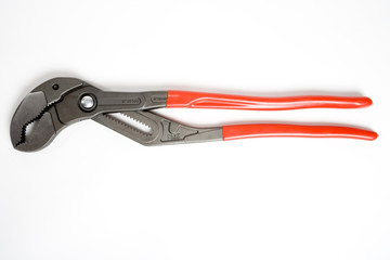 closed adjustable wrench