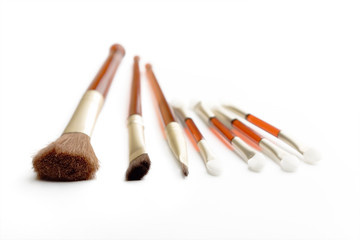 Make-up brushes and applicators