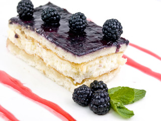 Cake of blackberries
