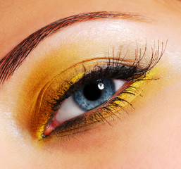 Make-up — Fashion bright yellow eyeshadow.