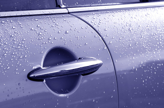 Auto Door And Lever With Raindrops