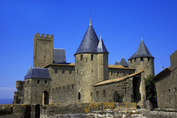 Fototapeta na wymiar carcassonne zamku mury obronne i com.tal