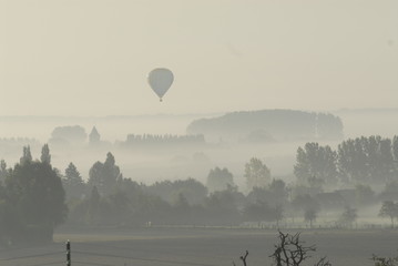 MONTGOLFIERE DANS LE PEVELOIS