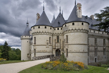 Fototapeta na wymiar entrée du chateau de chaumont, touraine