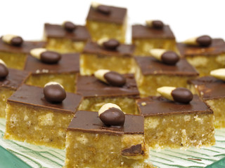 mandel petit fours