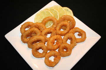 Calamares and lemon