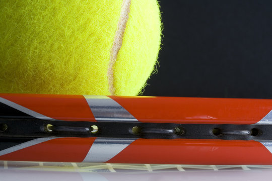 Racchetta da tennis con palla