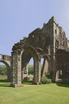 Llanthony Priory Abbey In The Vale Of Ewyas. 