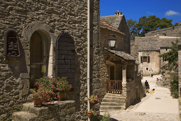 la couvertoirade,village du moyen-&acirc;ge, larzac,france