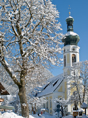 Kirche im Schnee