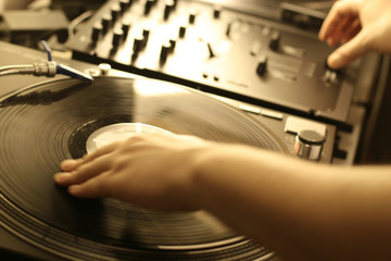 dj hands
