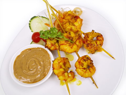 garnelen satay mit erdnuss dip