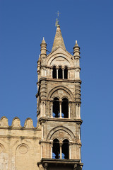 Fototapeta na wymiar Palermo katedry dzwon wieża prawo detal