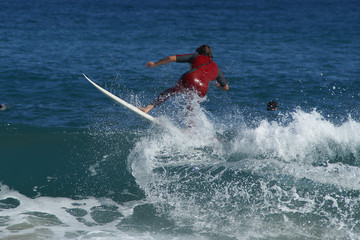 Surfeur en action