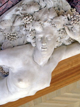 Femme Allongée, Statue 1900, Petit Palais, Paris, France