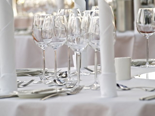 festlicher tisch set up