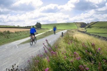Fototapeta premium View from the tissington trail cycleway and footpath 