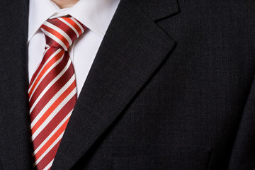 Homme et costume cravatte