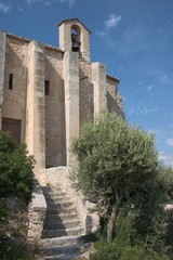 Fototapeta na wymiar Vieille église romane en Provence