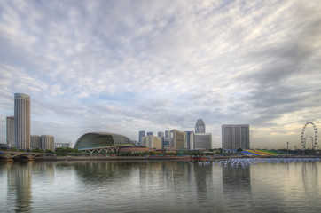 Fototapeta na wymiar Early morning at Singapore's Marina Bay