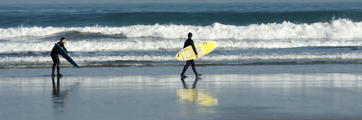 Fototapeta na wymiar surferów