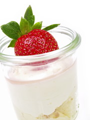 erdbeer trifle dessert