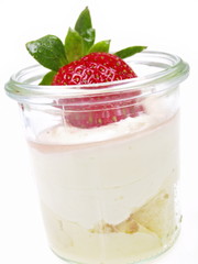 erdbeer trifle dessert