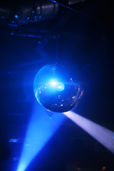 Blue shining discoball / mirrorball in motion
