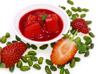 ananas erdbeer kompott mit pistazien