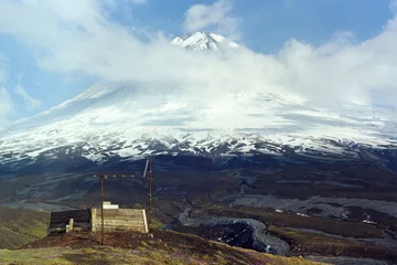 Foto op Canvas Seismometer on the slope of Kliuchevskoy volcano. © Mikhail Kaverin