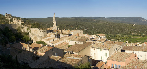 Fototapeta na wymiar Panoramique : village de Saint Saturnin d'Apt