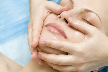 Recovery and facial of the woman