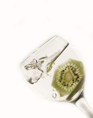 Kiwi splash in water