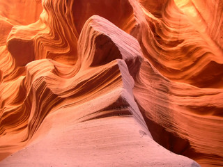 zigzag texture of sandrock formation in slot canyon - obrazy, fototapety, plakaty