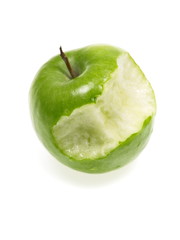 grüner angebissener apel