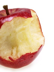 roter angebissener apel