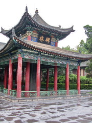 Naklejka premium Temple dans un jardin chinois