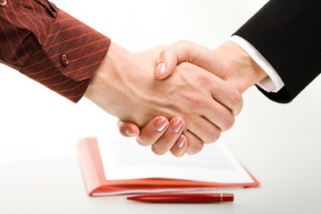 Obraz premium Business people’s handshake after making an agreement 