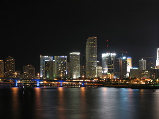 Fototapeta na wymiar Miami By night