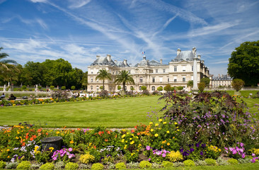 Fototapeta na wymiar Piękny stary zamek w Paryżu.